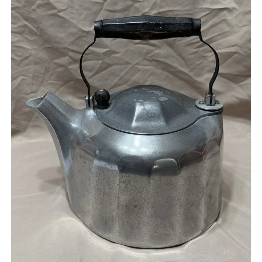 Vintage‎ National Large Aluminum Tea Pot Eau Clair Wisconsin